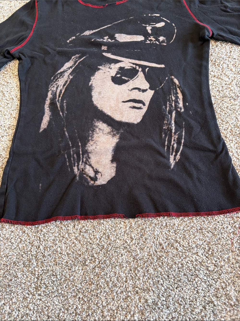 Black Axl Rose Gun N Roses Long-Sleeve Graphic Crewneck TShirt Red Trim Size L - Picture 6 of 9